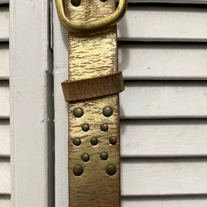 Brace buckle vintage gold belt